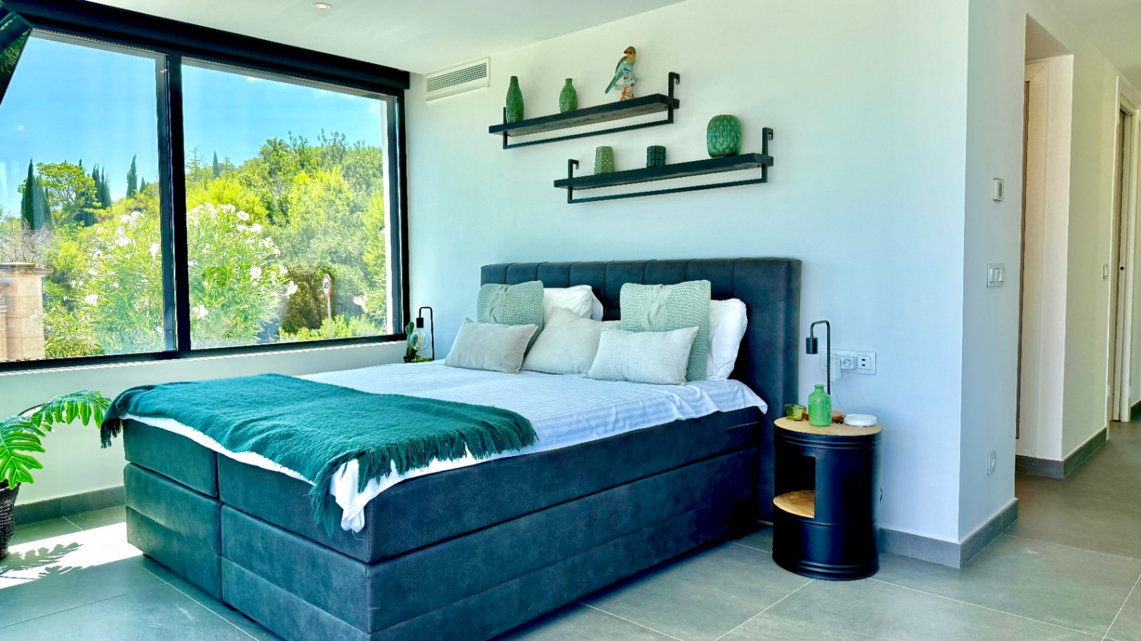 Luxury villa for sale in Puerta Fenicia with stunning views of Montgo.