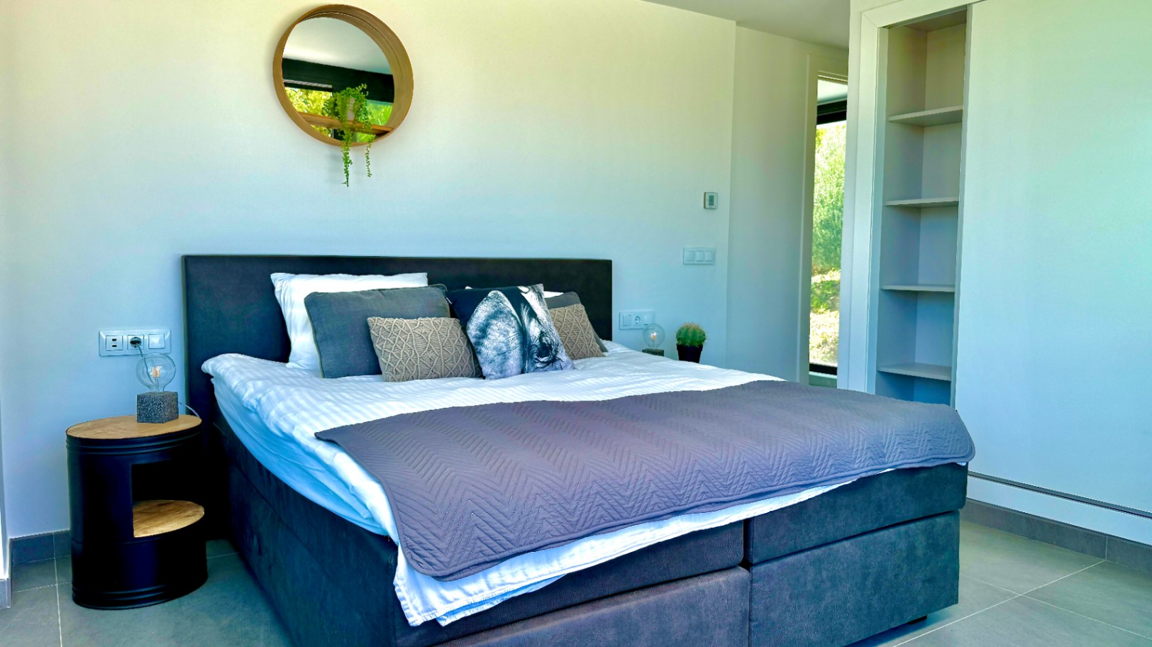 Luxury villa for sale in Puerta Fenicia with stunning views of Montgo.