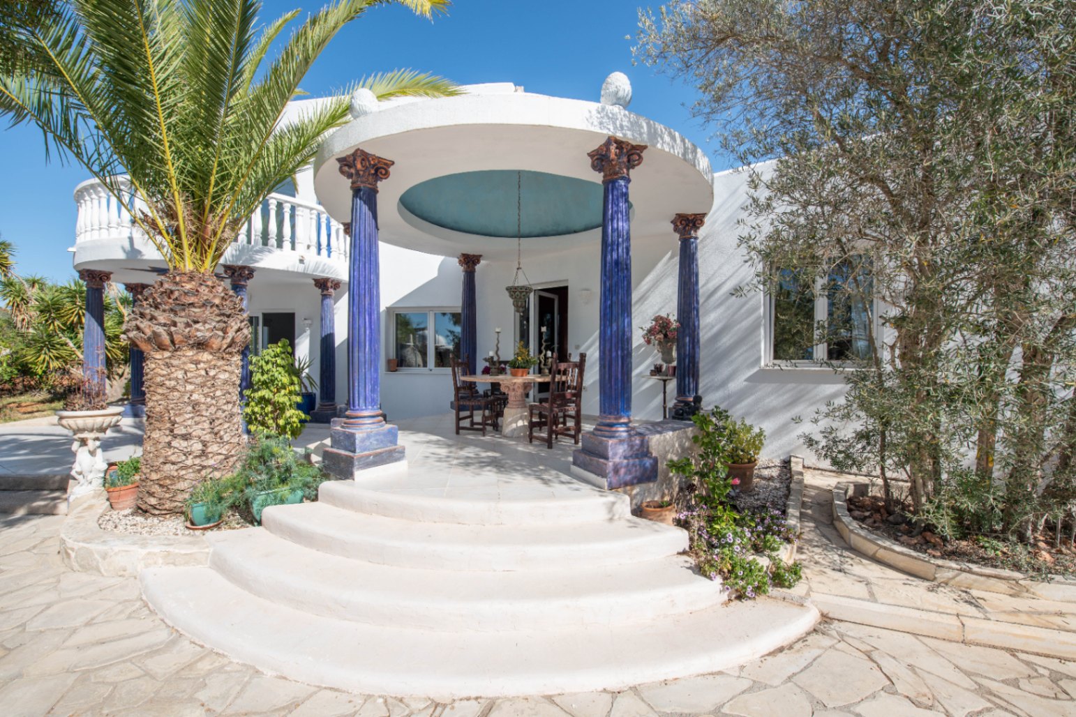 Luxury villa in Ibiza with 6 bedrooms and a modern pool.
