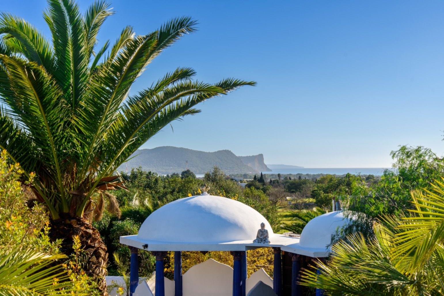 Luxury villa in Ibiza with 6 bedrooms and a modern pool.