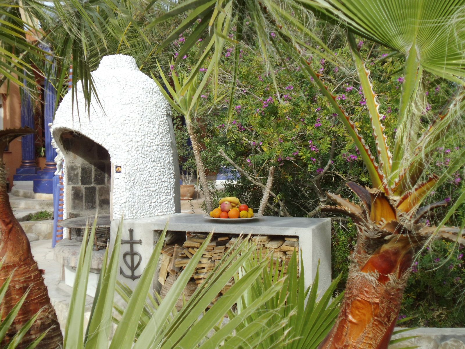 Luxury villa in Ibiza with 6 bedrooms and a modern pool.