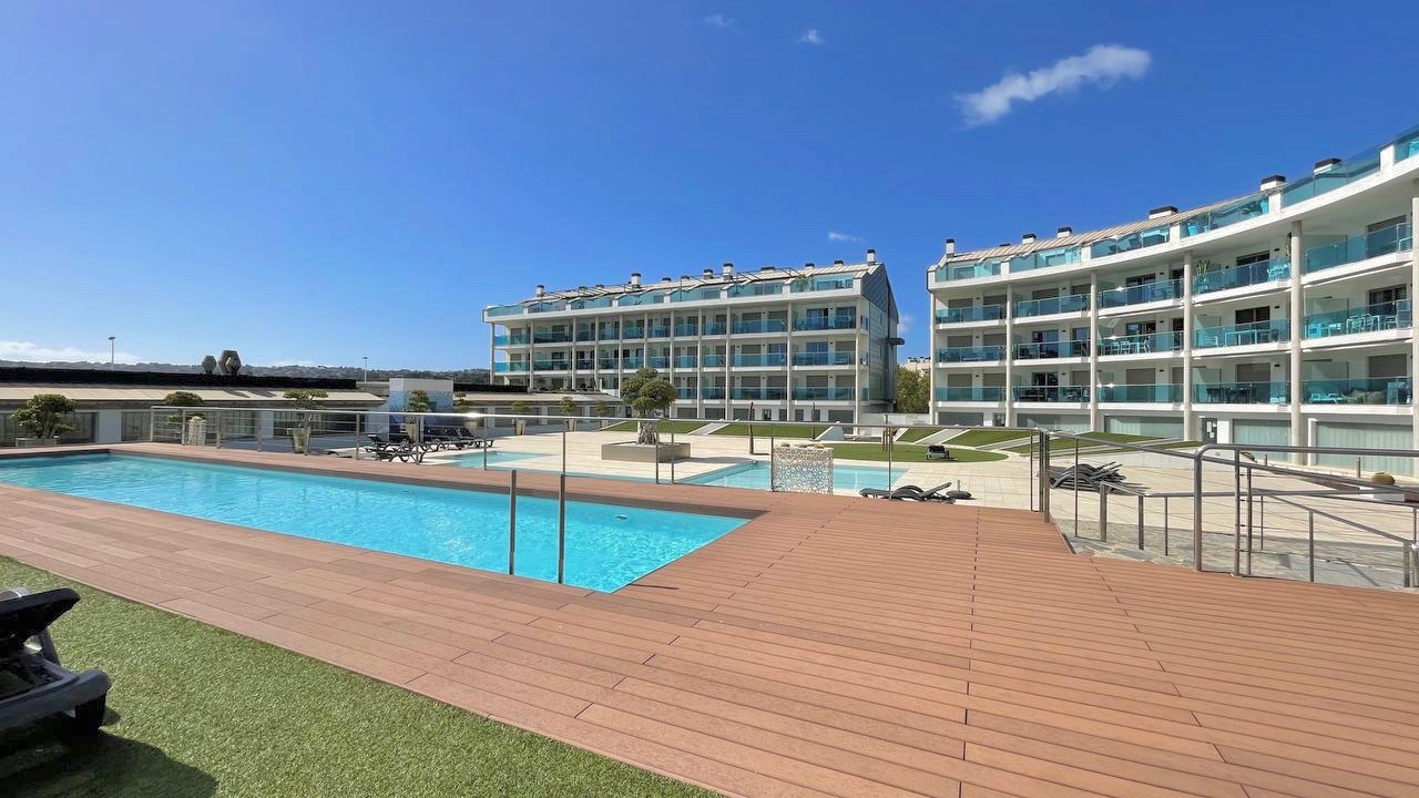 Apartment for Sale with Sea Views, Private Pool in Playa del Arenal - Javea