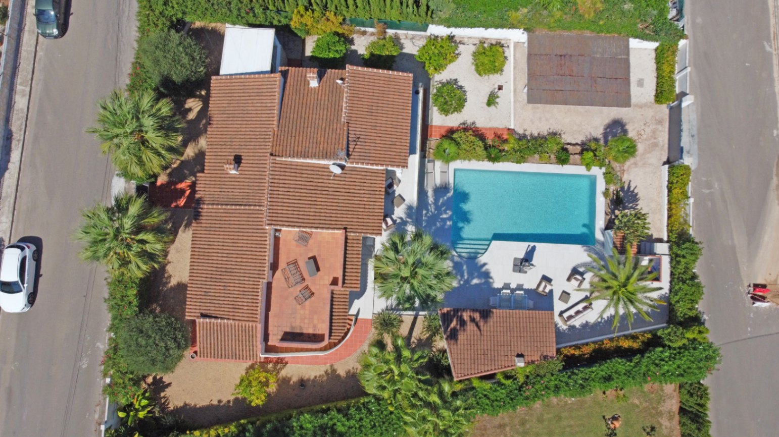 Villa for Sale with Sea View in the renowned urbanization Pinosol de Javea.