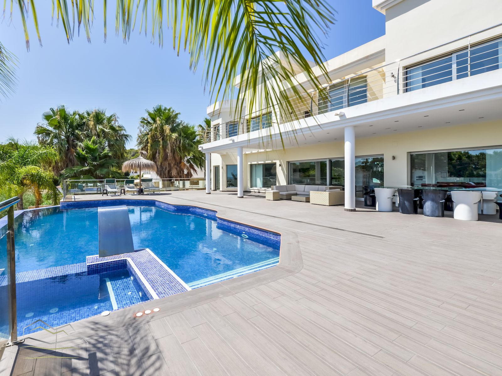 Modern & Luxurious Villa for Sale with Spa & Ocean View