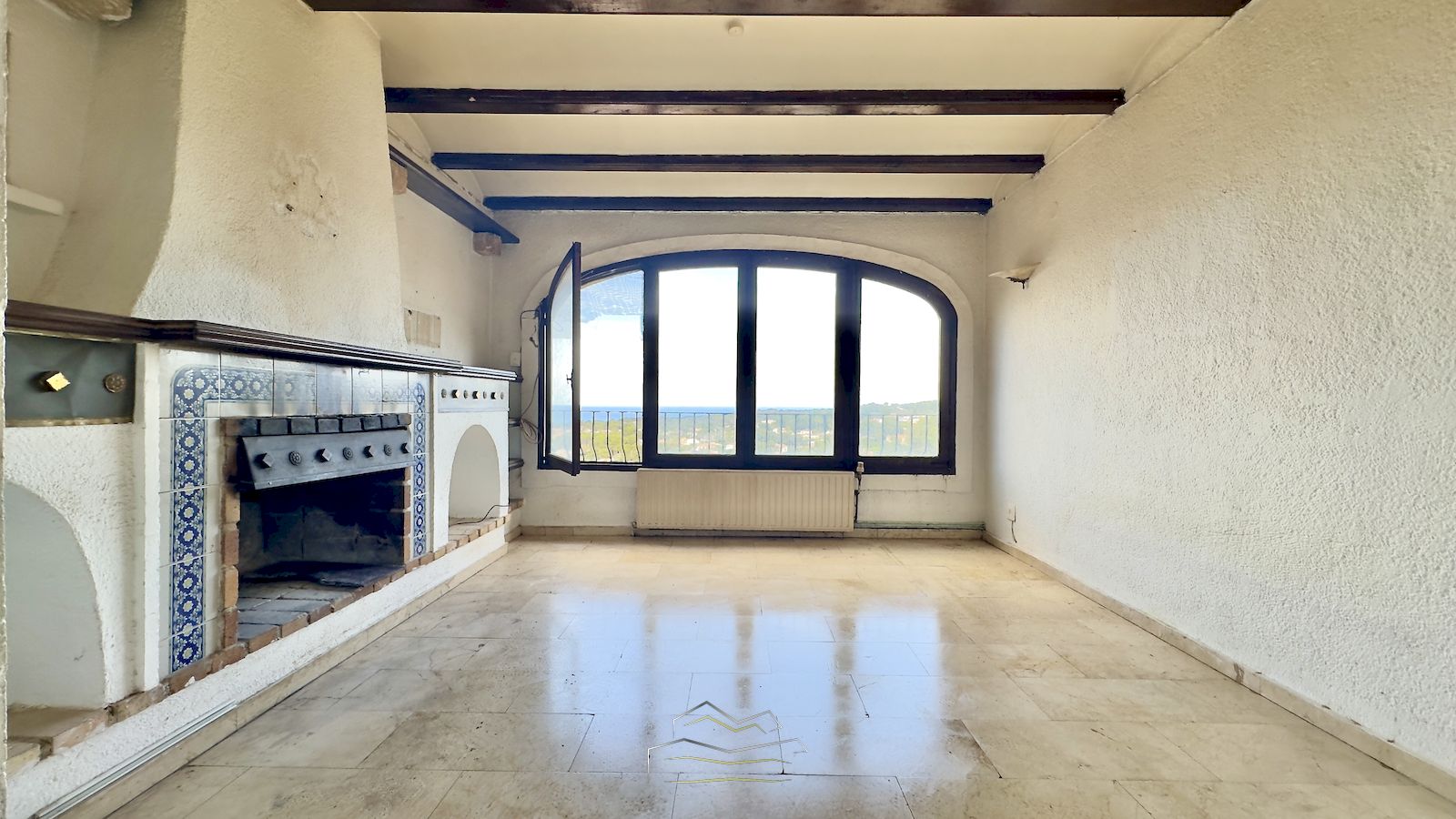 Villa for sale to renovate with sea view in Javea