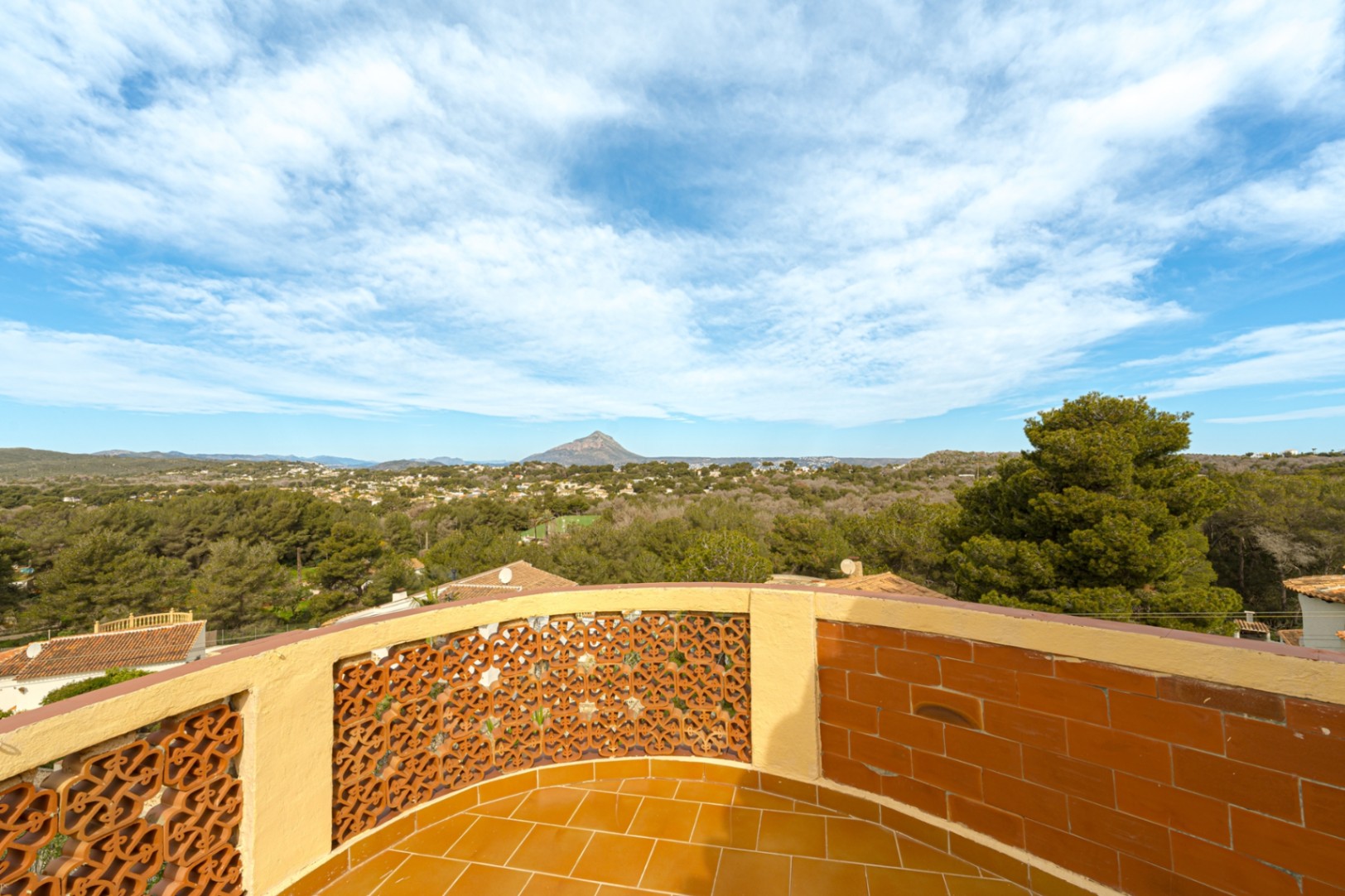Villa for sale in Jávea with Stunning Views of Montgó in Balcón al Mar